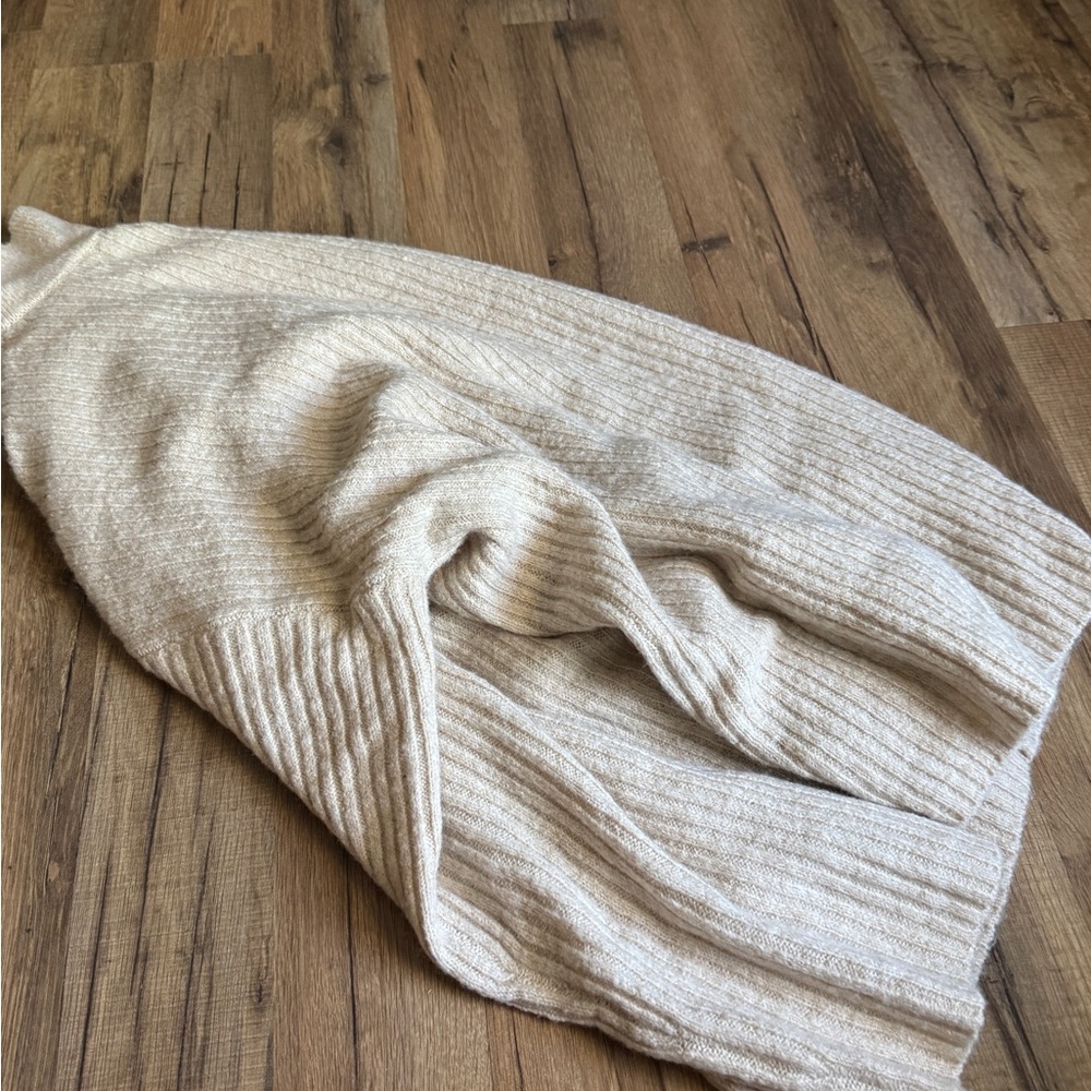 Cream Sweater - Picture 6 of 6